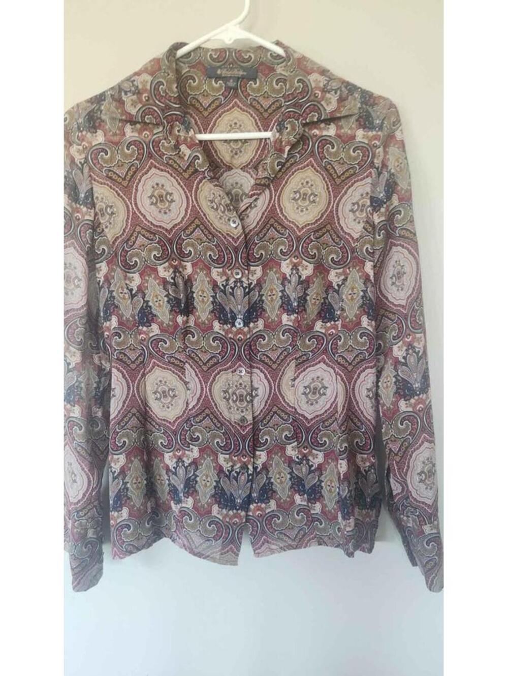 Woman's 100% Silk  Vintage Blouse Brooks Brothers Size 0 Amazing Quality.